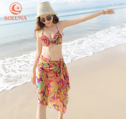 khăn choàng đa năng mặc cùng bikini sắc màu